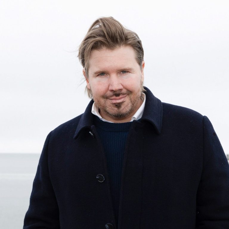 Operasångaren Kalle Leander och historikern Herman Lindqvist förenar historia och musik.