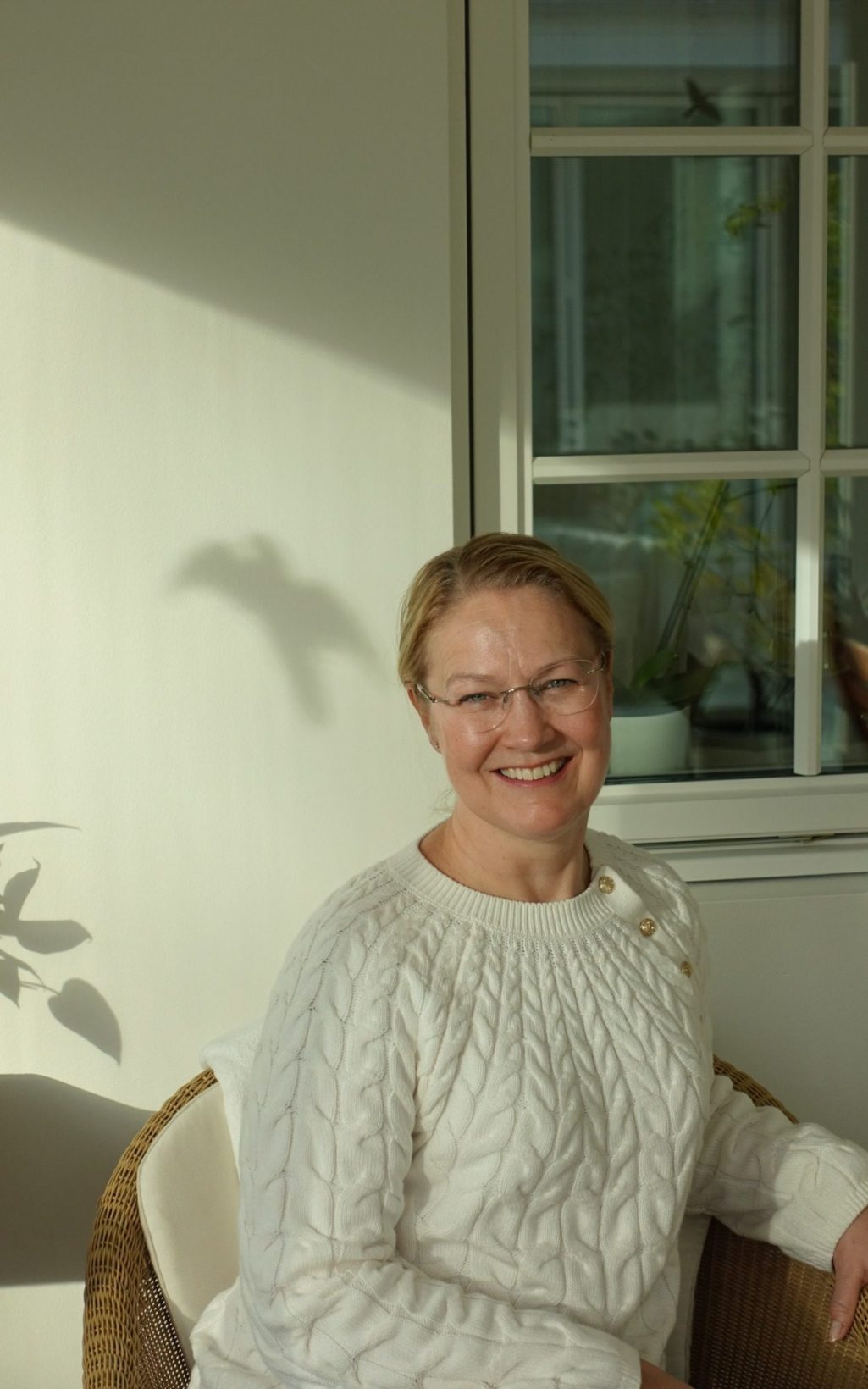 Porträtt av Jenny Rapp - psykologen som hjälper människor att hantera stress och stärka självkänslan.