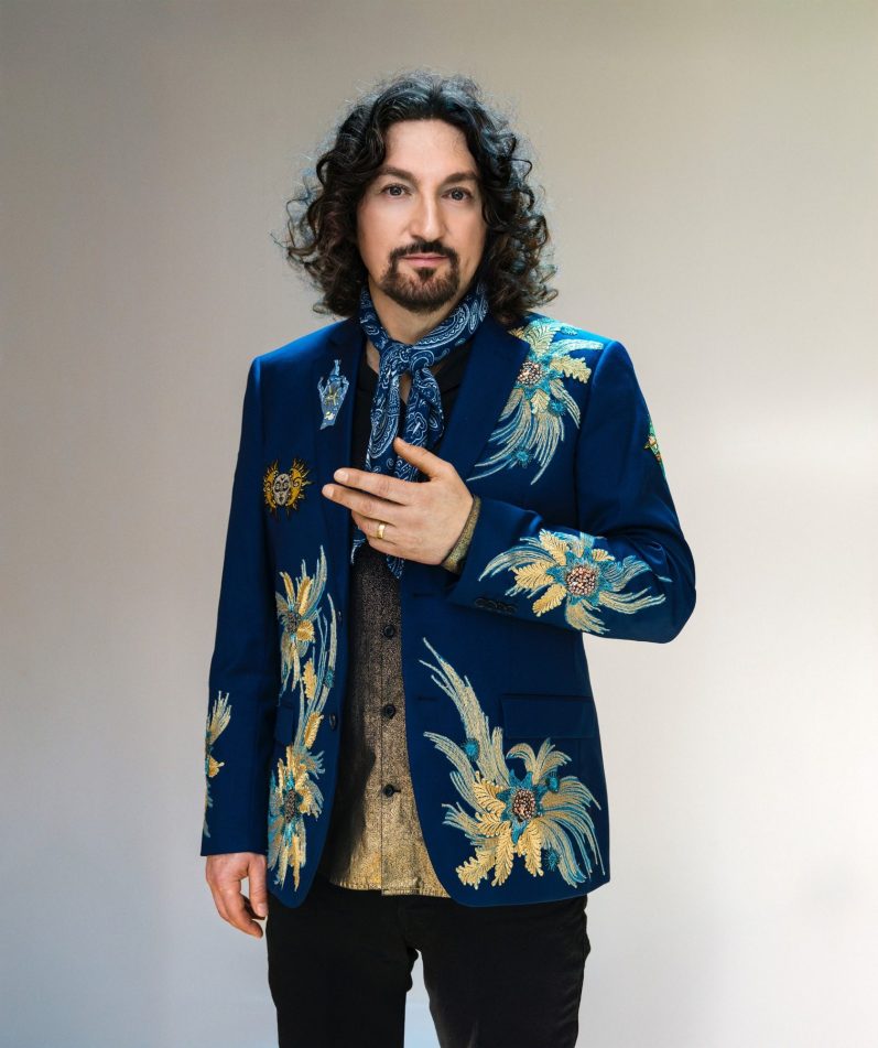 Thomas Di Leva mitt i en ny fas, med blicken framåt och fyrtio år bakom sig.