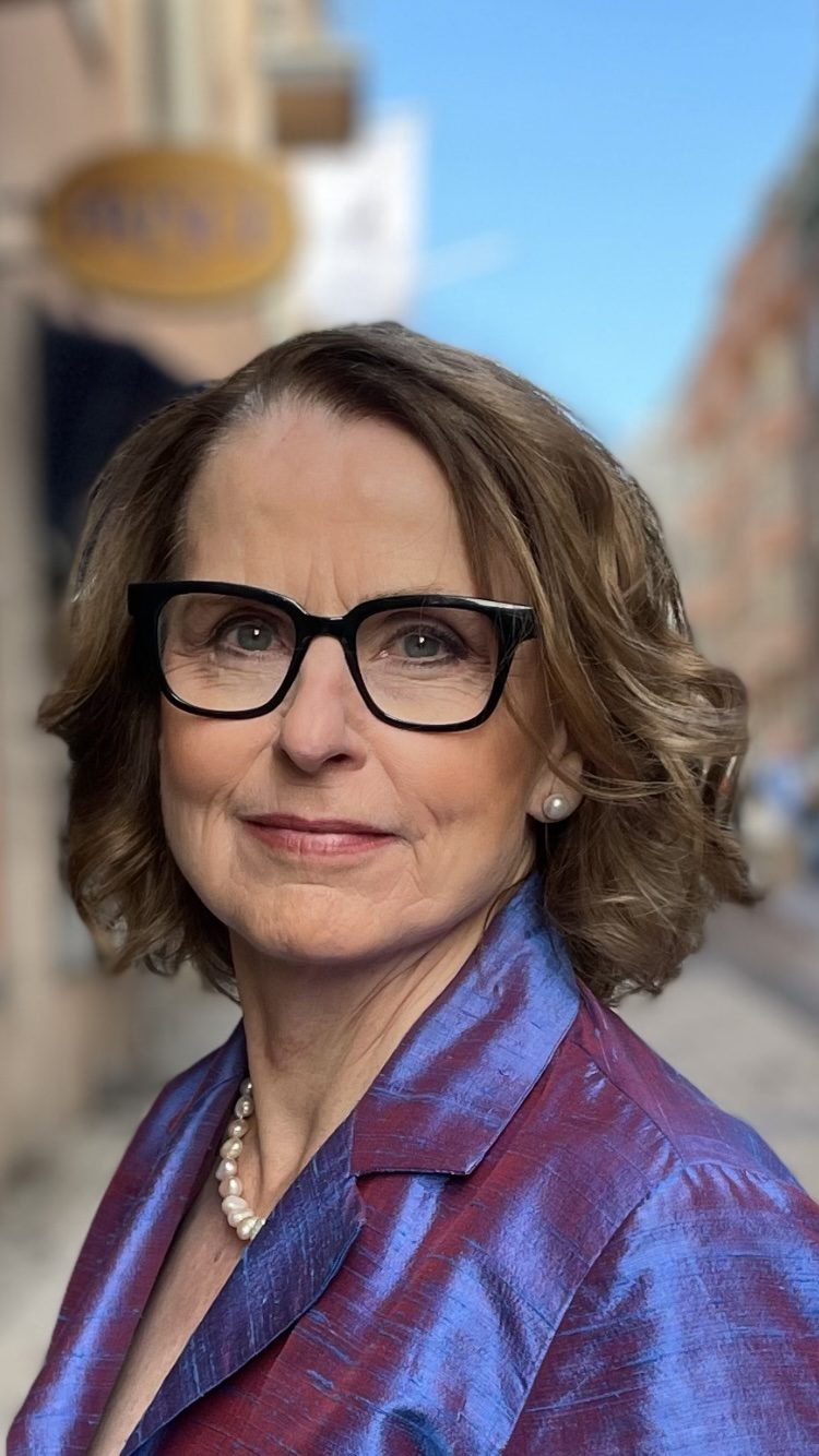 Louise Hallin om varför fysisk närhet och familjetid stärker barns trygghet